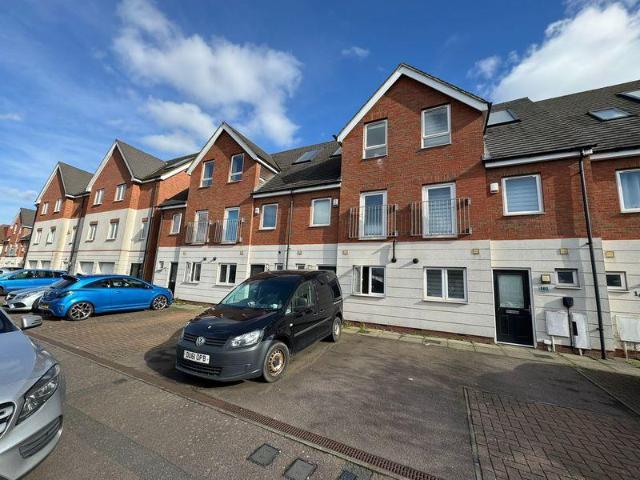 House for sale in Leagrave, Luton
