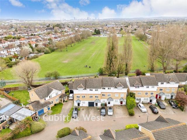 House for sale in Greater London