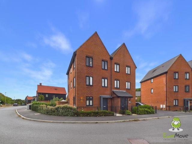 House for sale in Hounsome Fields, Priest Down