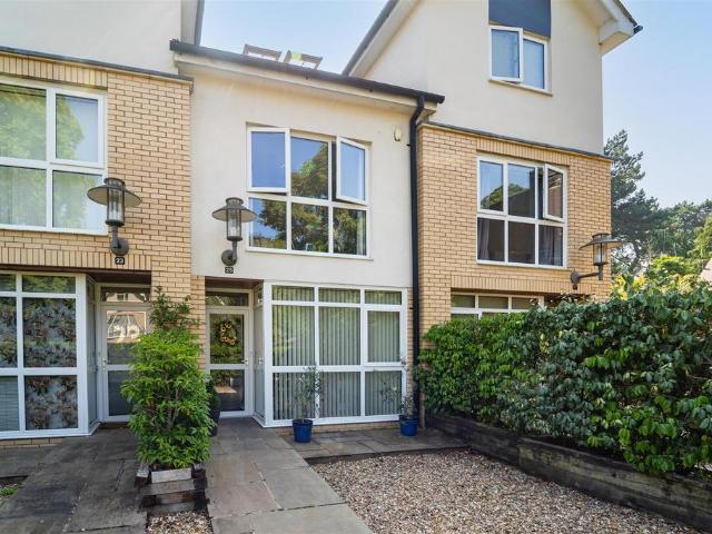 House for sale in Georgia, Greater Manchester
