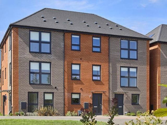 House for sale in Dee Park, Reading