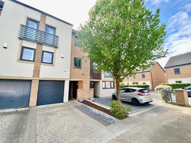 House for sale in Hampton Hargate, Peterborough
