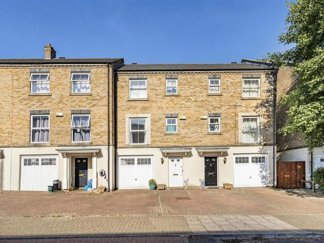 House for sale in Sudbury, Greater London