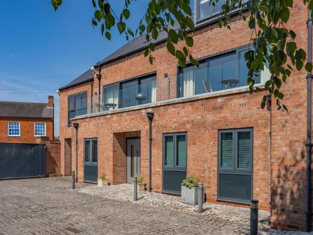 House for sale in Stanford On Avon, Leicestershire