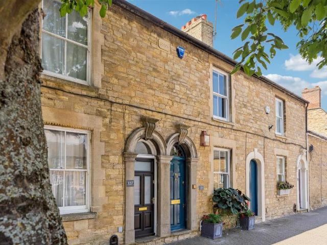 House for sale in Olney