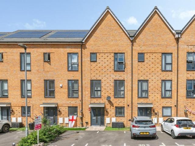 House for sale in South Hornchurch, Greater London