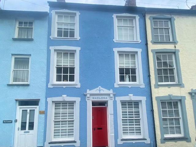 House for sale in Aberdyfi, Wales