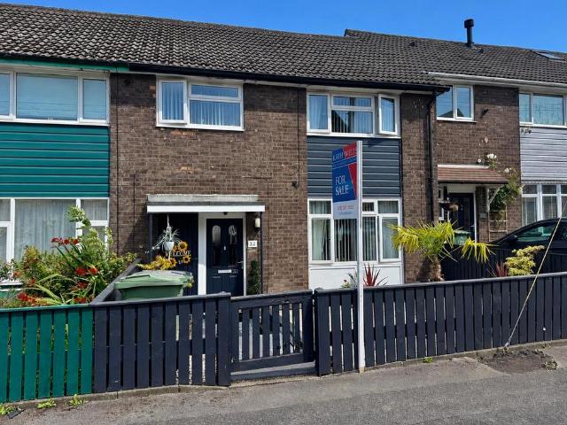 House for sale in Wortley, West Yorkshire