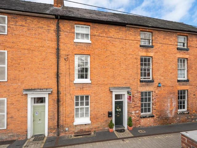House for sale in Welshpool, Wales