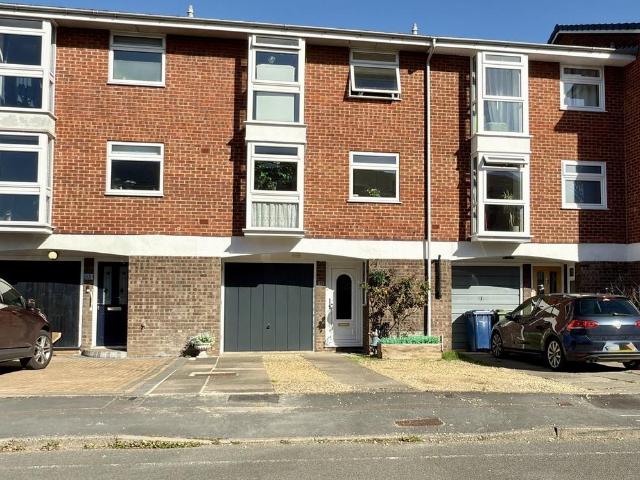 House for sale in Tewkesbury, Pamington