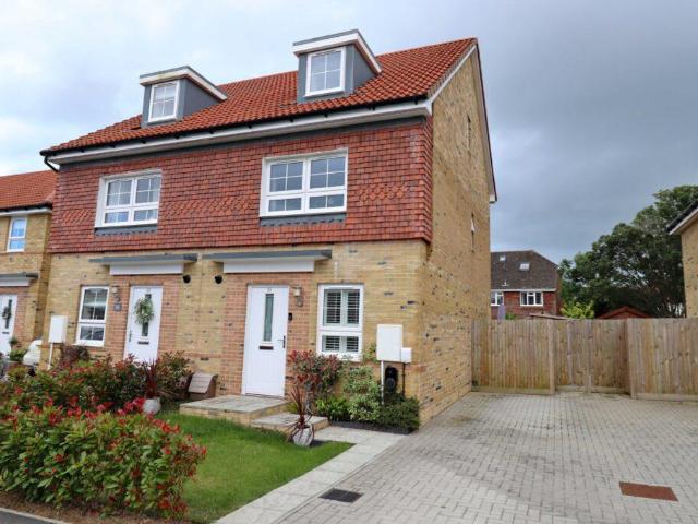 House for sale in Spring Vale, Hampshire