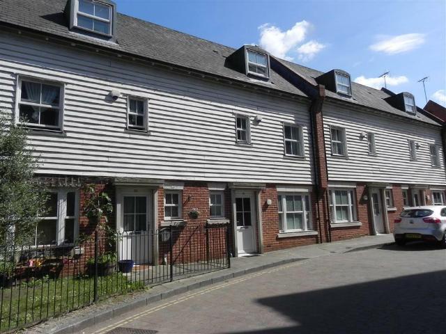 House for sale in Barracks, The Bridge