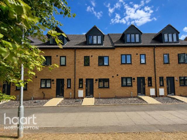 House for sale in Northampton, Northamptonshire