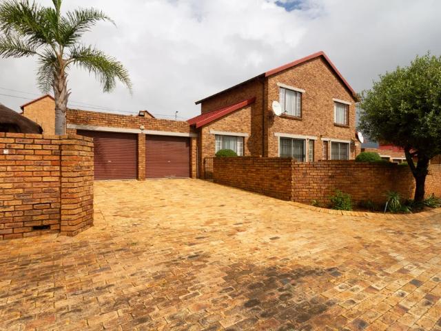 Property for sale in Vosloorus, Gauteng