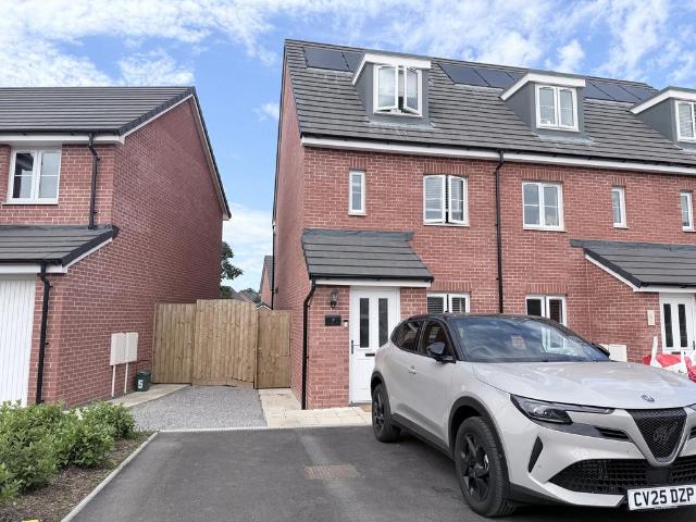 House for sale in Brynna, Wales