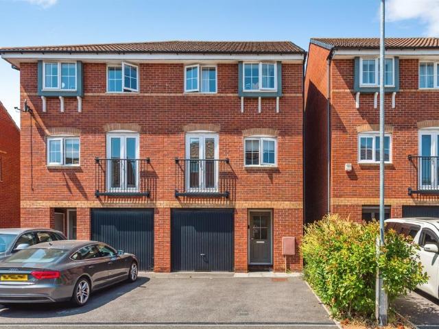 House for sale in St Andrews Ridge, Abbey Mead