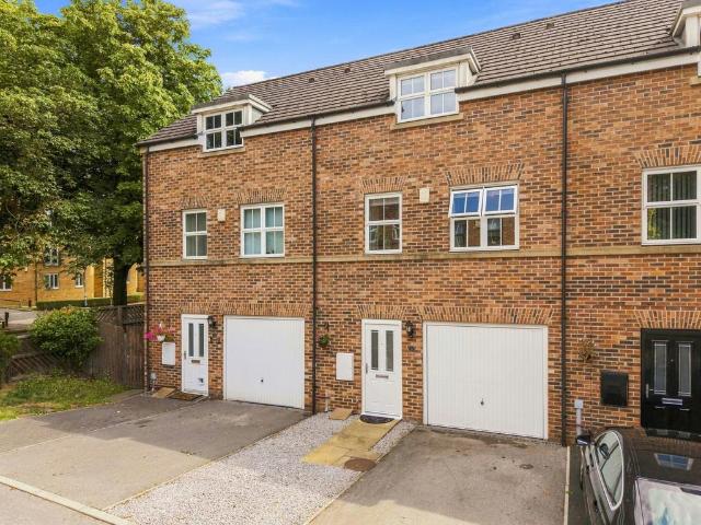House for sale in Killingbeck, West Yorkshire