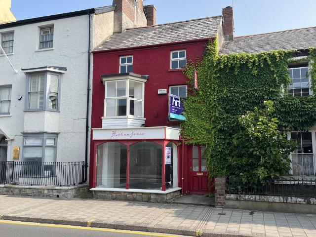 House for sale in Llanfair, Wales