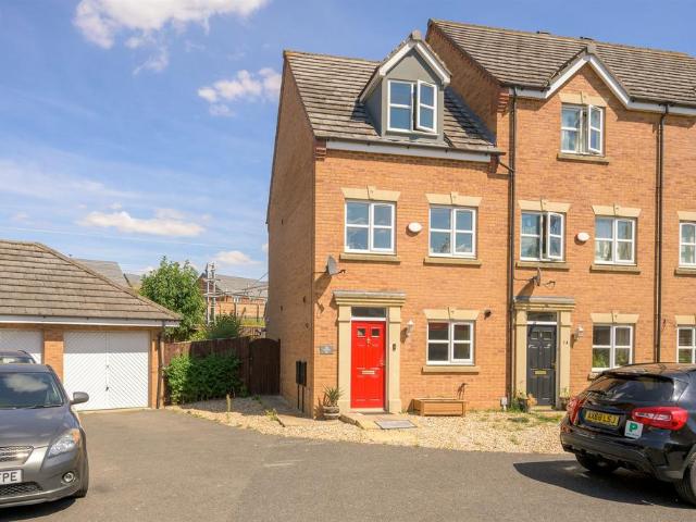 House for sale in Desborough, North Northamptonshire