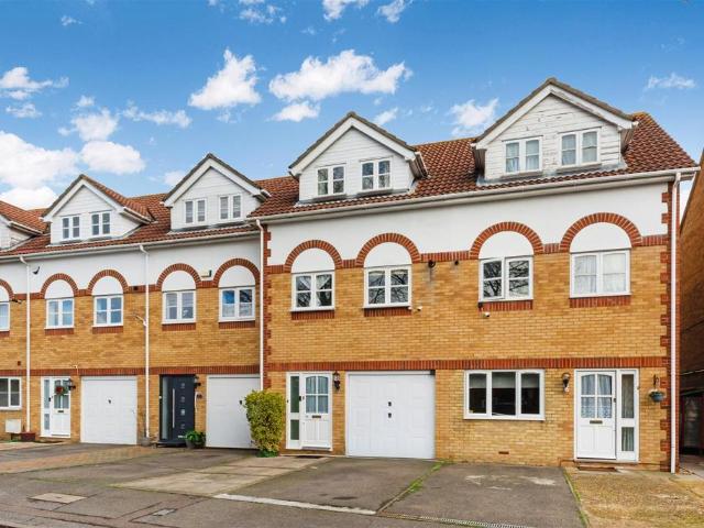 House for sale in London Borough of Merton, Mitcham