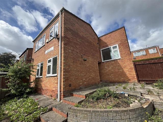 House for sale in Stocking Farm, Old Wharf