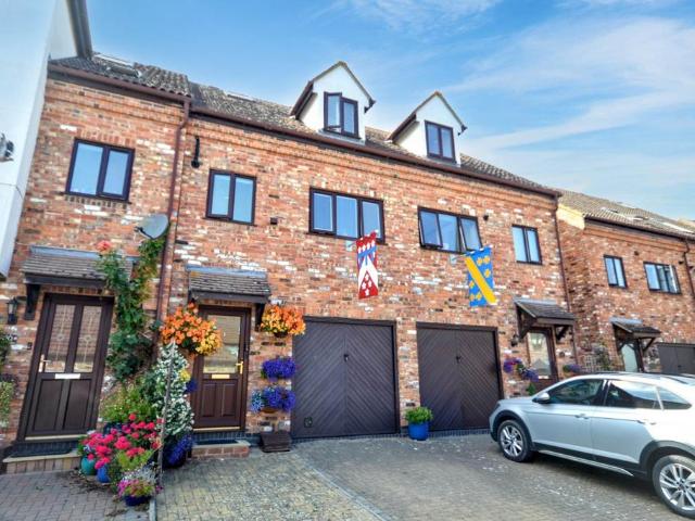 House for sale in Tewkesbury, Pamington