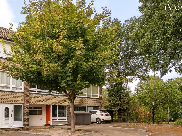 House for sale in London Borough of Croydon, Upper Norwood