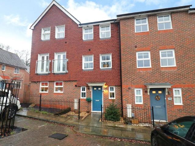 House for sale in Hedge End, Helford