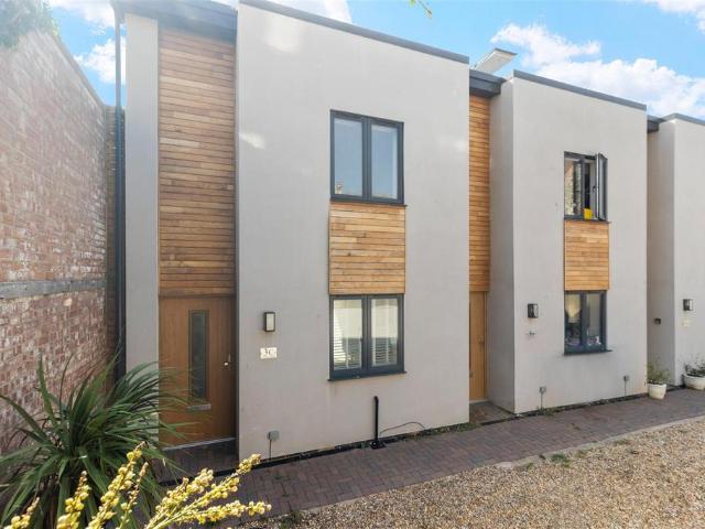 House for sale in Seaford, Iford