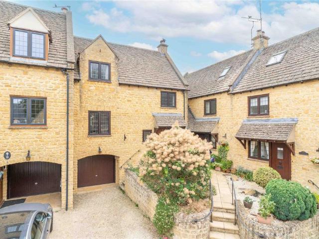 House for sale in Fossebridge, Gloucestershire