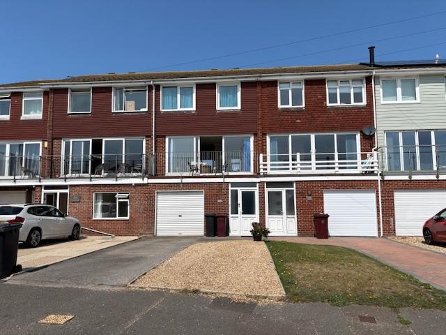 House for sale in Littlecote, West Sussex