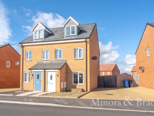 House for sale in Oulton Broad, East Suffolk