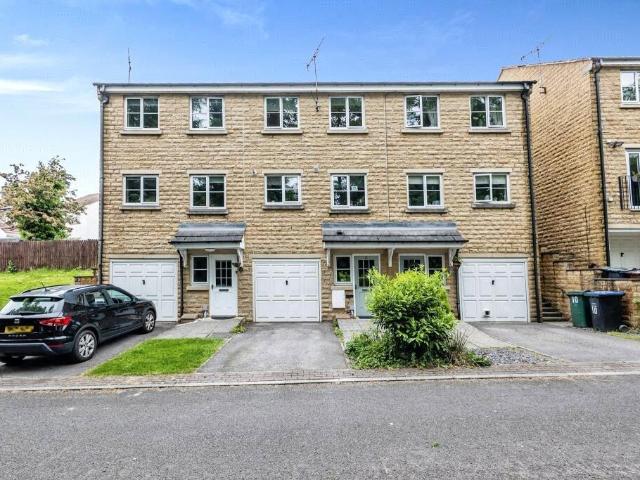 House for sale in Riddlesden, West Yorkshire