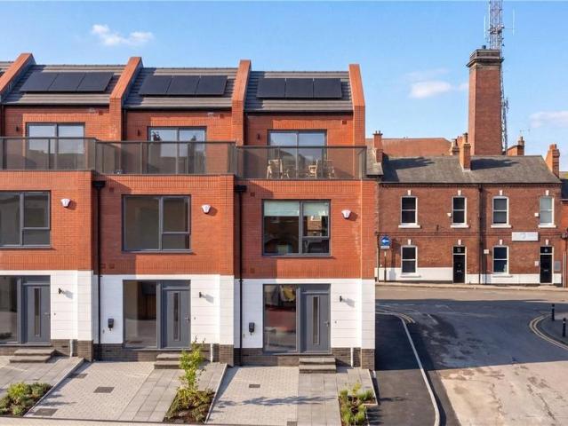 House for sale in Eastmoor, West Yorkshire