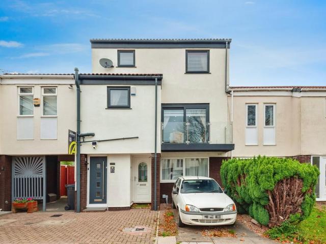 House for sale in Murdishaw, Halton