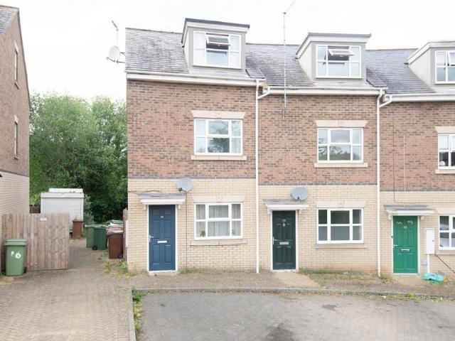 House for sale in Glenvale Park, Wellingborough