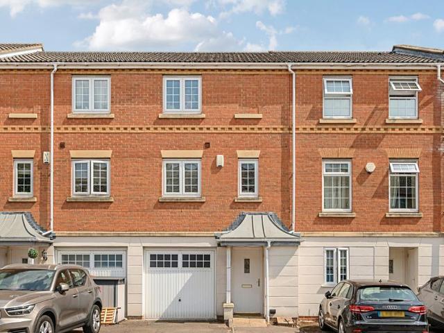 House for sale in Green Street Green, Greater London