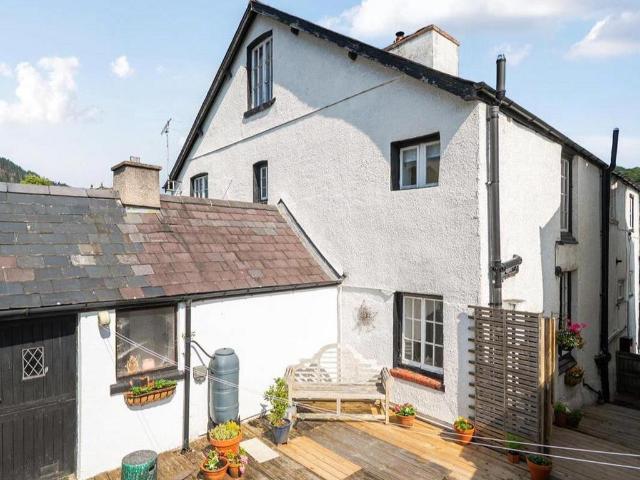 House for sale in Llangollen