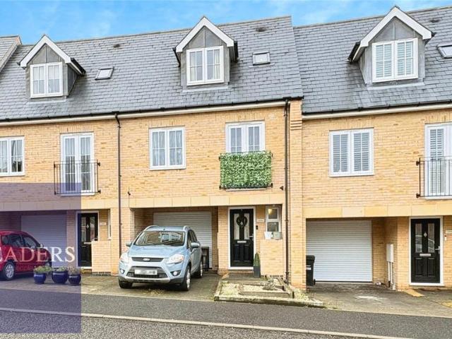 House for sale in Chipping Hill, Essex
