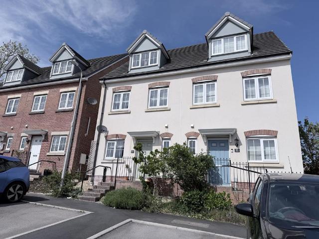 House for sale in Llantwit Fardre, Church Village