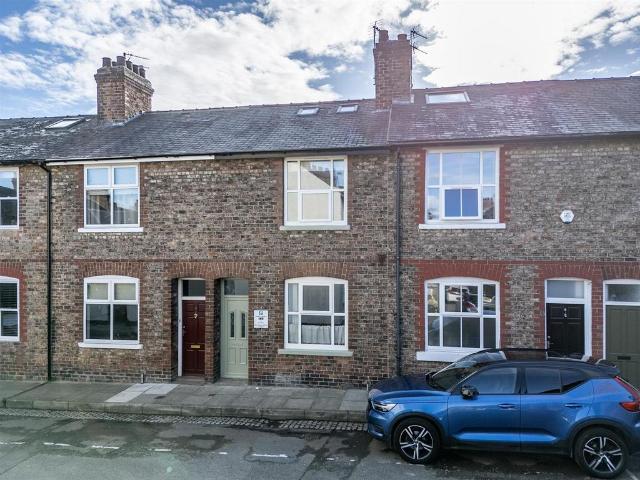 House for sale in High Field, York