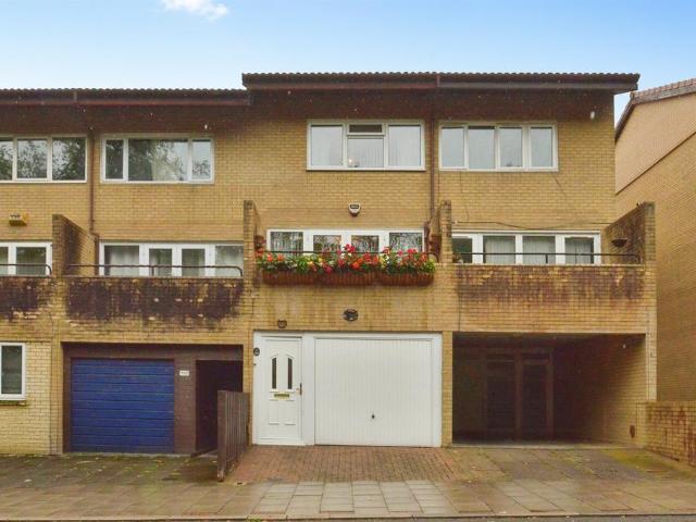 House for sale in Conniburrow, Milton Keynes