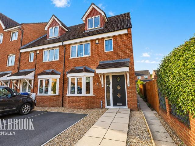 House for sale in Wombwell, South Yorkshire