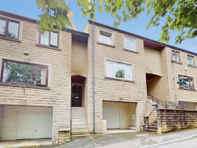House for sale in Akroydon, Halifax