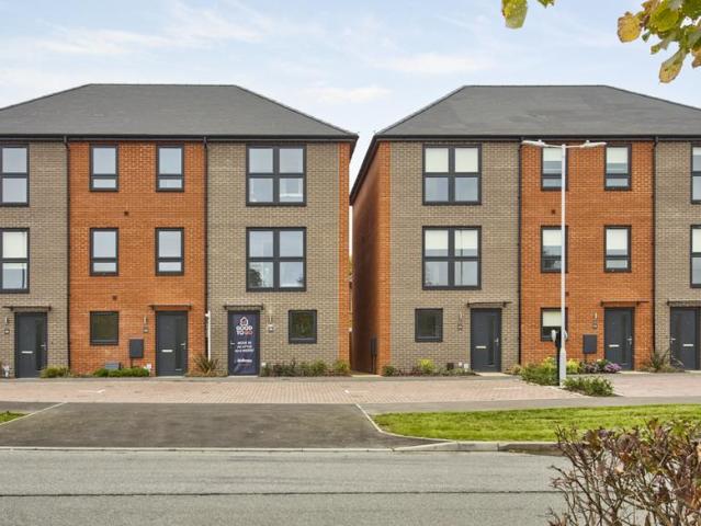 House for sale in Dee Park, Reading