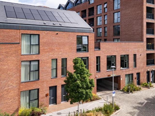 House for sale in Holbeck, West Yorkshire