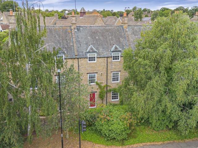 House for sale in Oundle