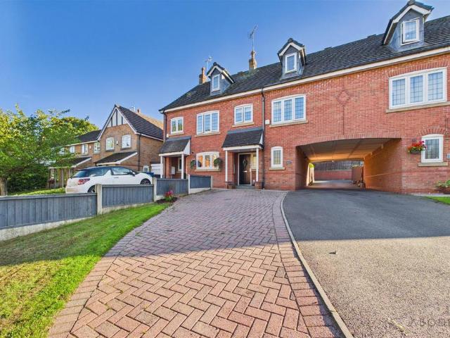 House for sale in Baswich, Staffordshire
