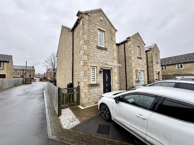 House for sale in Huddersfield, Isle Of Man