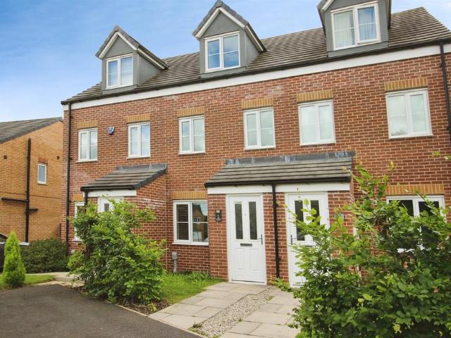 House for sale in Whitwood, West Yorkshire